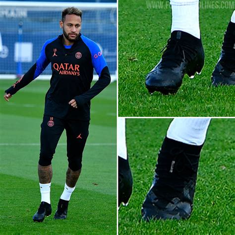 what boots does neymar wear.